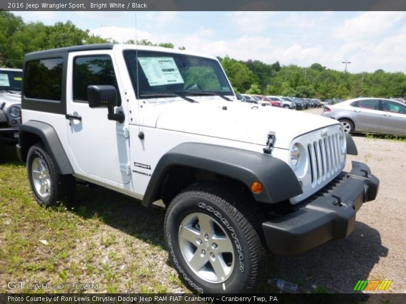 Bright White / Black 2016 Jeep Wrangler Sport