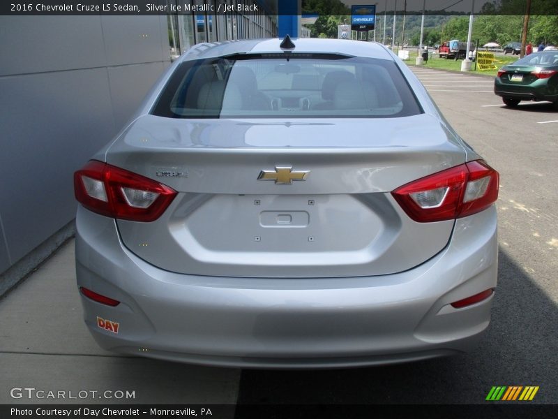 Silver Ice Metallic / Jet Black 2016 Chevrolet Cruze LS Sedan