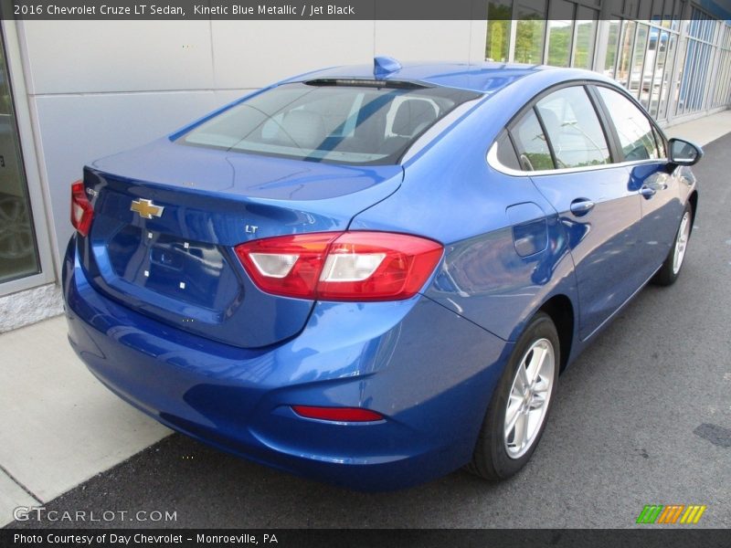 Kinetic Blue Metallic / Jet Black 2016 Chevrolet Cruze LT Sedan