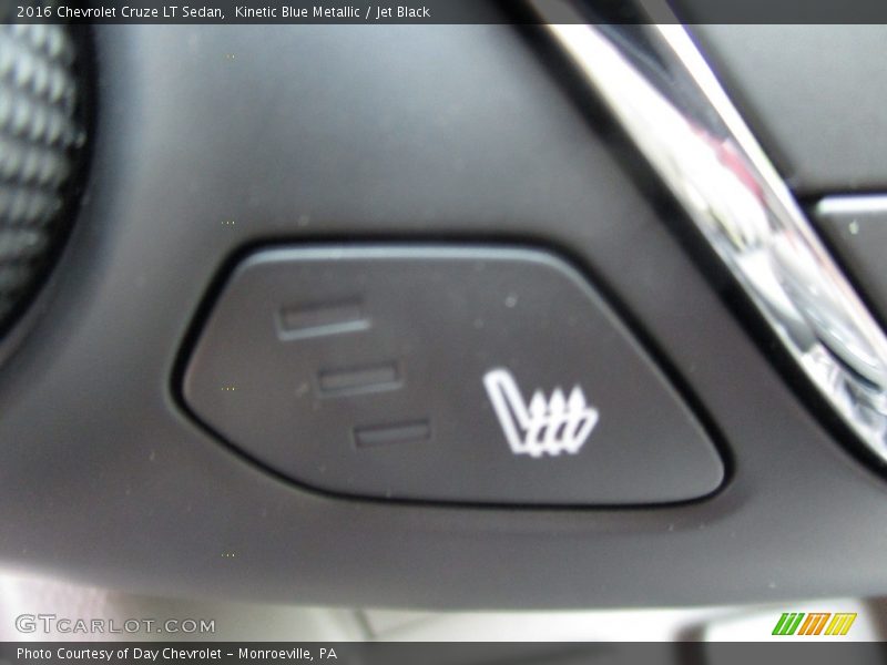 Kinetic Blue Metallic / Jet Black 2016 Chevrolet Cruze LT Sedan