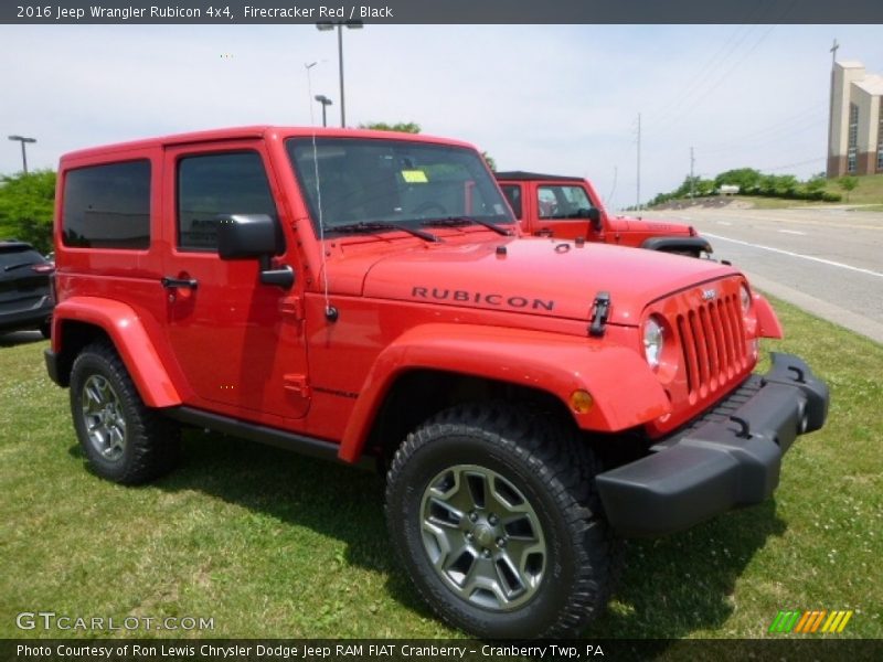 Front 3/4 View of 2016 Wrangler Rubicon 4x4