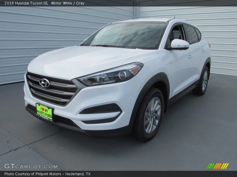 Winter White / Gray 2016 Hyundai Tucson SE