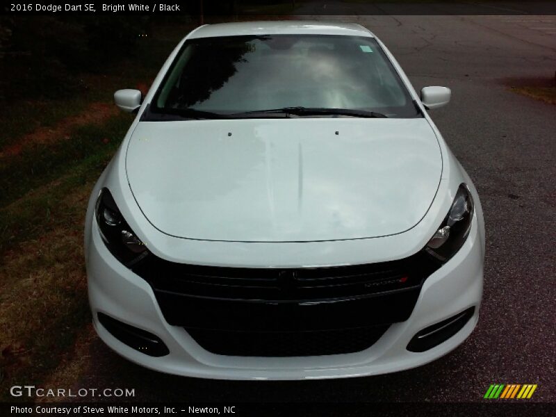Bright White / Black 2016 Dodge Dart SE