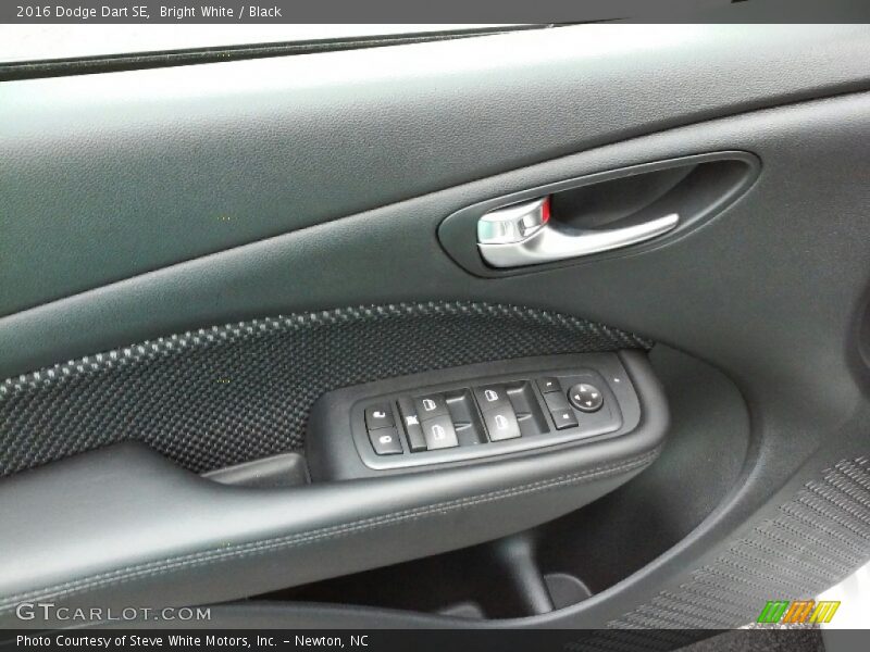 Bright White / Black 2016 Dodge Dart SE