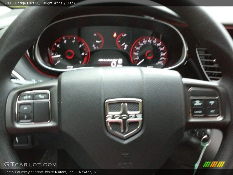 Bright White / Black 2016 Dodge Dart SE