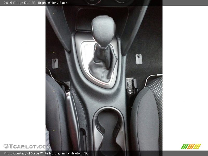 Bright White / Black 2016 Dodge Dart SE
