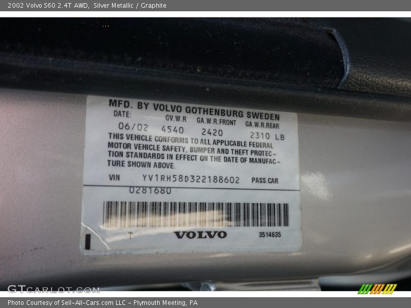 Silver Metallic / Graphite 2002 Volvo S60 2.4T AWD