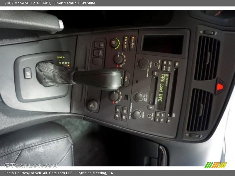 Silver Metallic / Graphite 2002 Volvo S60 2.4T AWD