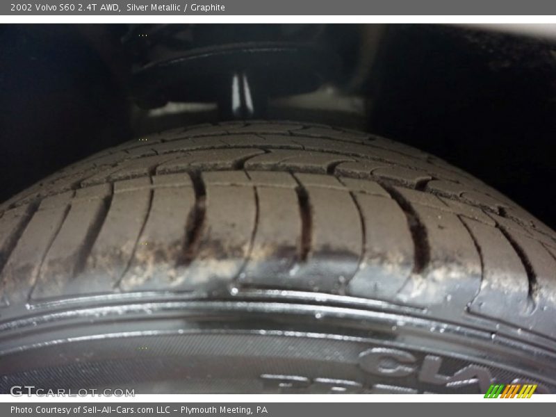 Silver Metallic / Graphite 2002 Volvo S60 2.4T AWD