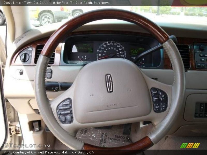White Pearl Tri Coat / Light Parchment 2001 Lincoln Town Car Cartier