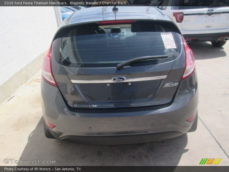 Magnetic Metallic / Charcoal Black 2016 Ford Fiesta Titanium Hatchback