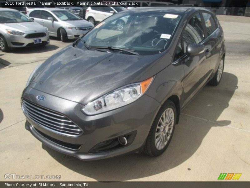 Magnetic Metallic / Charcoal Black 2016 Ford Fiesta Titanium Hatchback