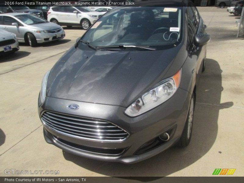 Magnetic Metallic / Charcoal Black 2016 Ford Fiesta Titanium Hatchback