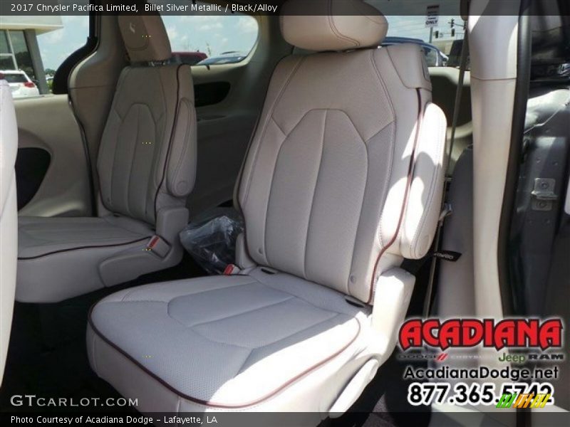 Billet Silver Metallic / Black/Alloy 2017 Chrysler Pacifica Limited