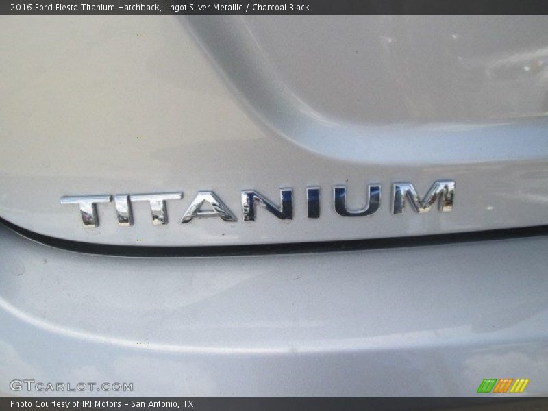 Ingot Silver Metallic / Charcoal Black 2016 Ford Fiesta Titanium Hatchback