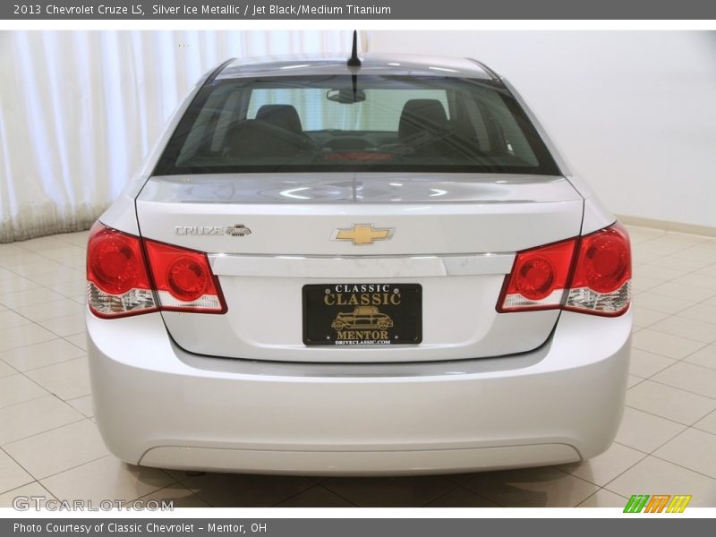 Silver Ice Metallic / Jet Black/Medium Titanium 2013 Chevrolet Cruze LS