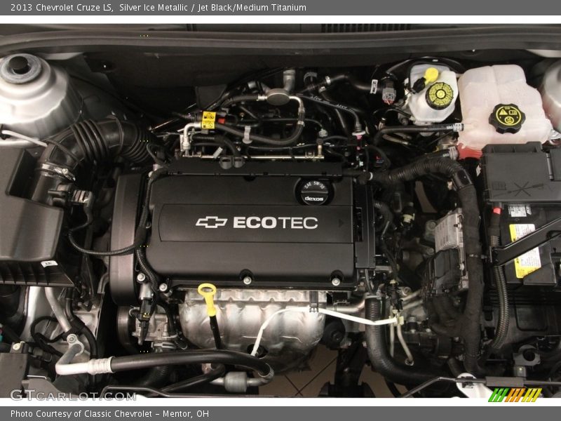 Silver Ice Metallic / Jet Black/Medium Titanium 2013 Chevrolet Cruze LS