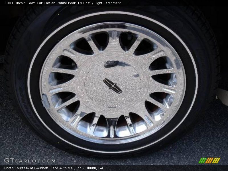 White Pearl Tri Coat / Light Parchment 2001 Lincoln Town Car Cartier
