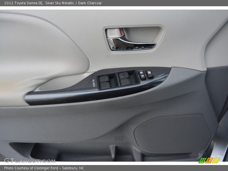 Silver Sky Metallic / Dark Charcoal 2011 Toyota Sienna SE