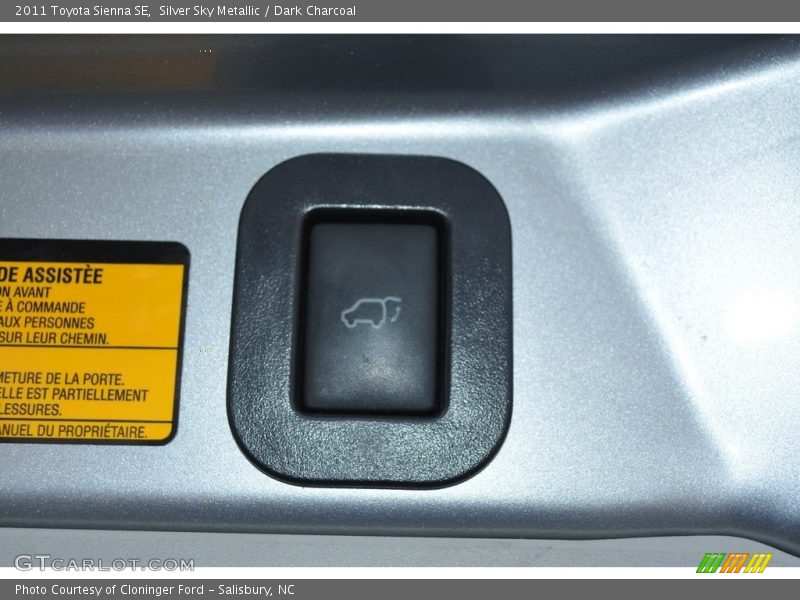 Silver Sky Metallic / Dark Charcoal 2011 Toyota Sienna SE