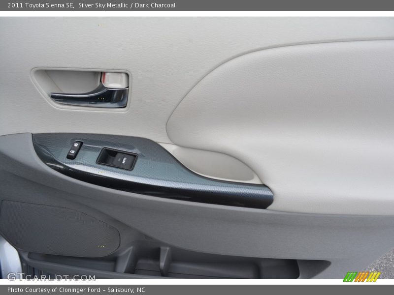 Silver Sky Metallic / Dark Charcoal 2011 Toyota Sienna SE