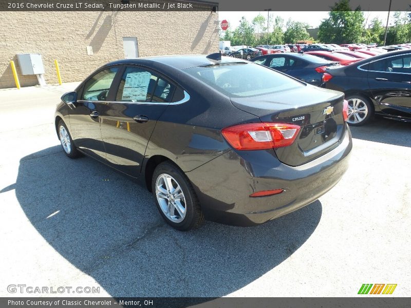 Tungsten Metallic / Jet Black 2016 Chevrolet Cruze LT Sedan
