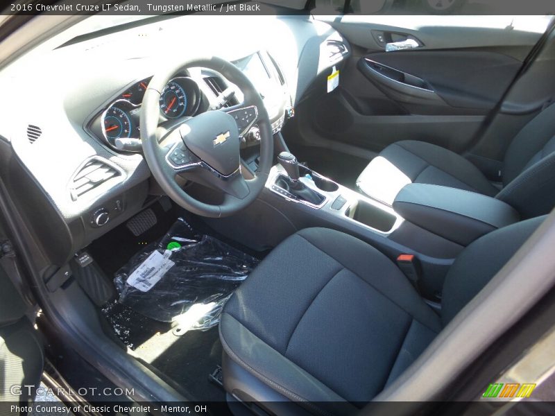 Tungsten Metallic / Jet Black 2016 Chevrolet Cruze LT Sedan