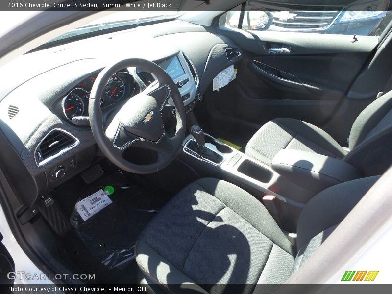 Summit White / Jet Black 2016 Chevrolet Cruze LS Sedan