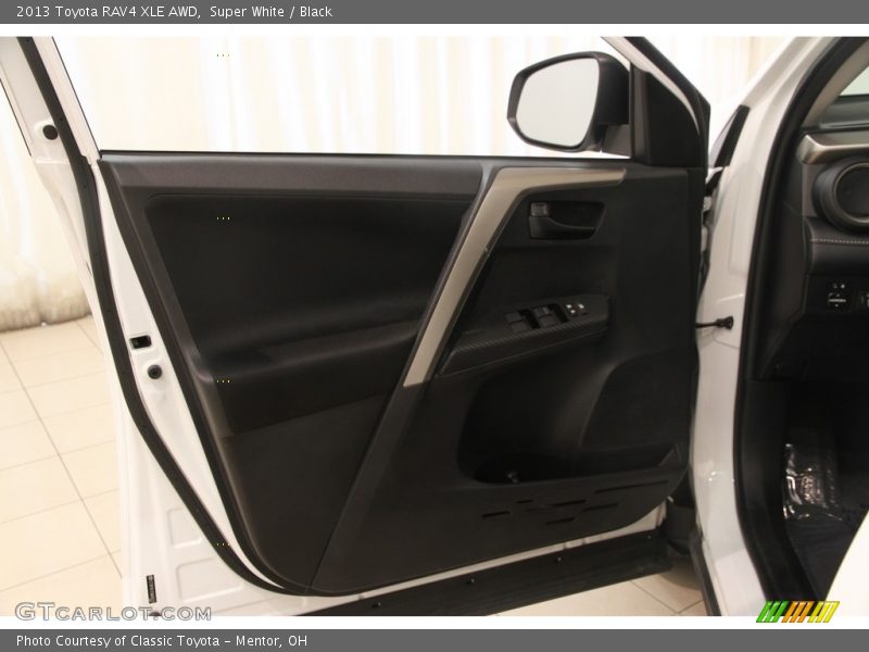 Super White / Black 2013 Toyota RAV4 XLE AWD