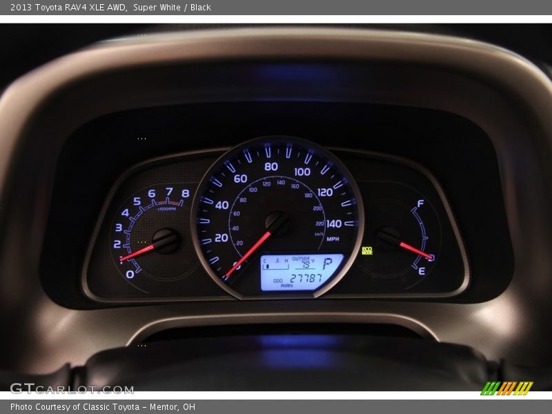 Super White / Black 2013 Toyota RAV4 XLE AWD