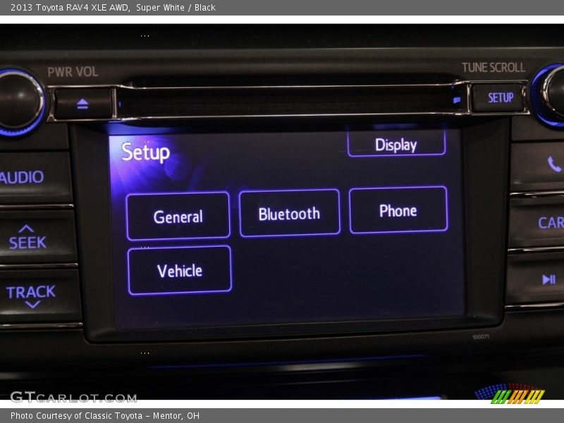 Super White / Black 2013 Toyota RAV4 XLE AWD