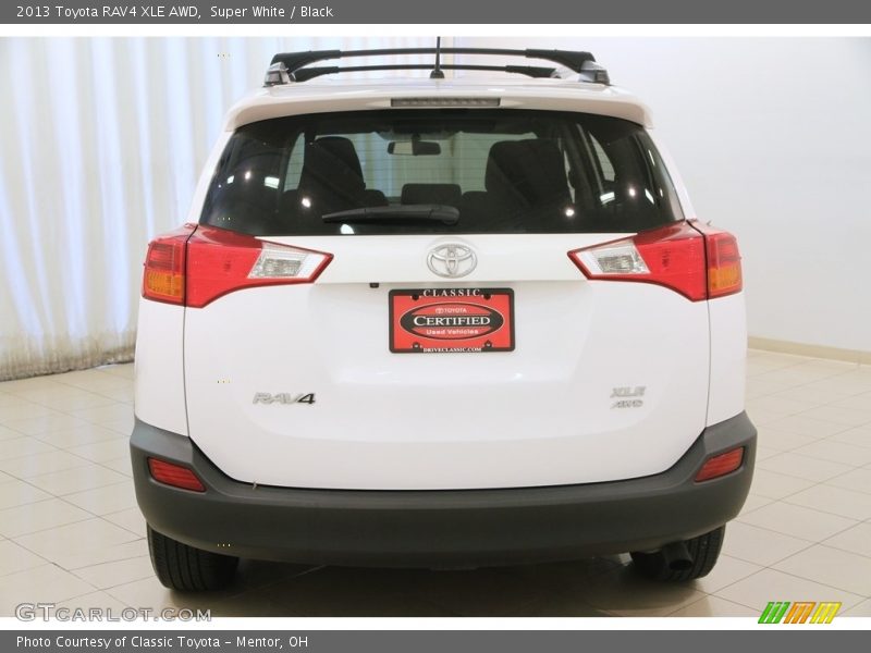 Super White / Black 2013 Toyota RAV4 XLE AWD