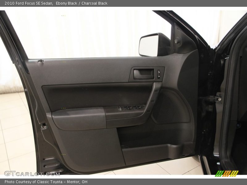 Ebony Black / Charcoal Black 2010 Ford Focus SE Sedan