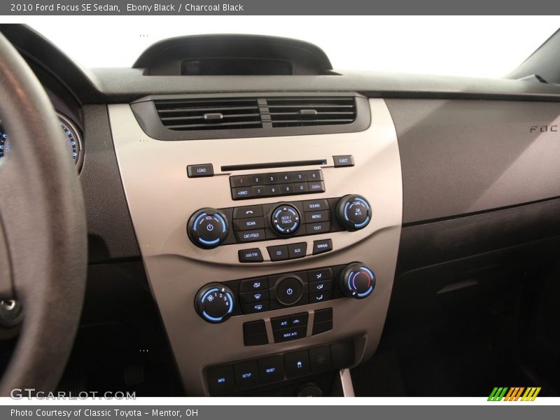 Ebony Black / Charcoal Black 2010 Ford Focus SE Sedan