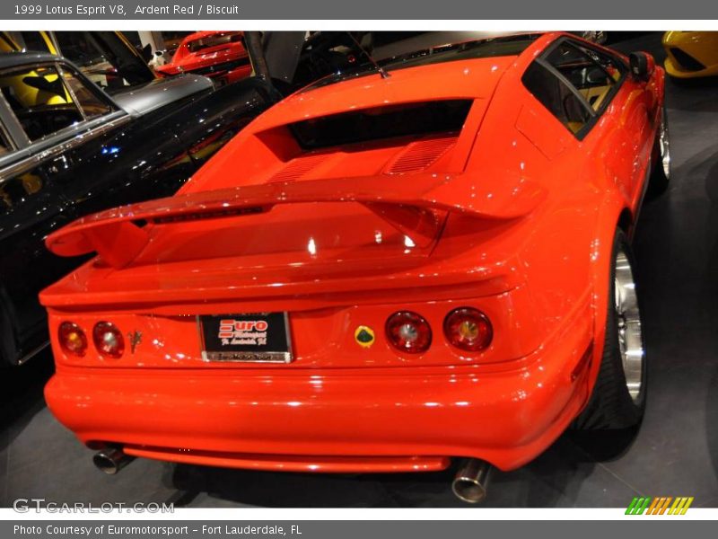 Ardent Red / Biscuit 1999 Lotus Esprit V8