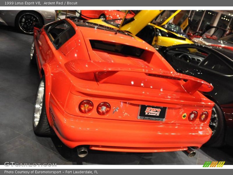 Ardent Red / Biscuit 1999 Lotus Esprit V8