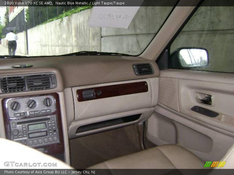 Nautic Blue Metallic / Light Taupe/Taupe 2000 Volvo V70 XC SE AWD