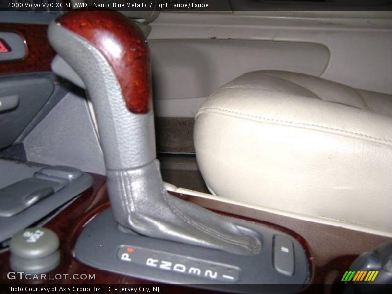 Nautic Blue Metallic / Light Taupe/Taupe 2000 Volvo V70 XC SE AWD