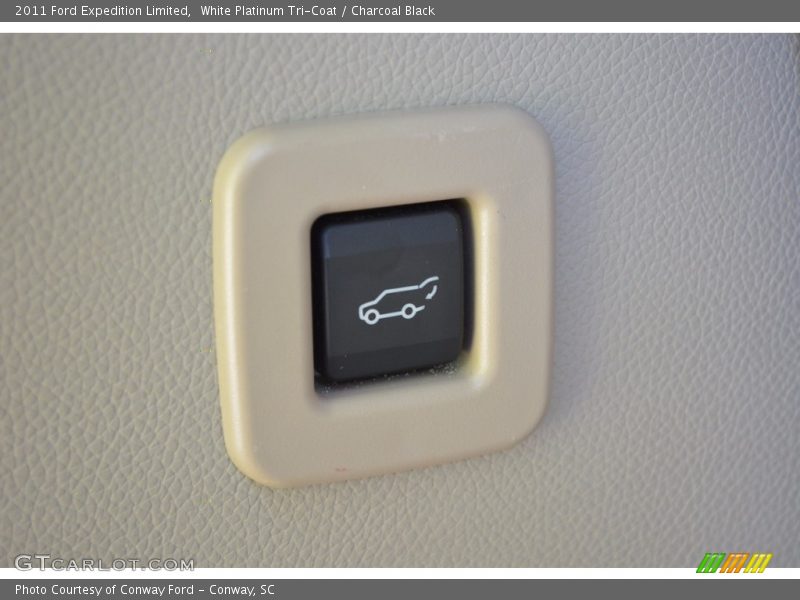 White Platinum Tri-Coat / Charcoal Black 2011 Ford Expedition Limited