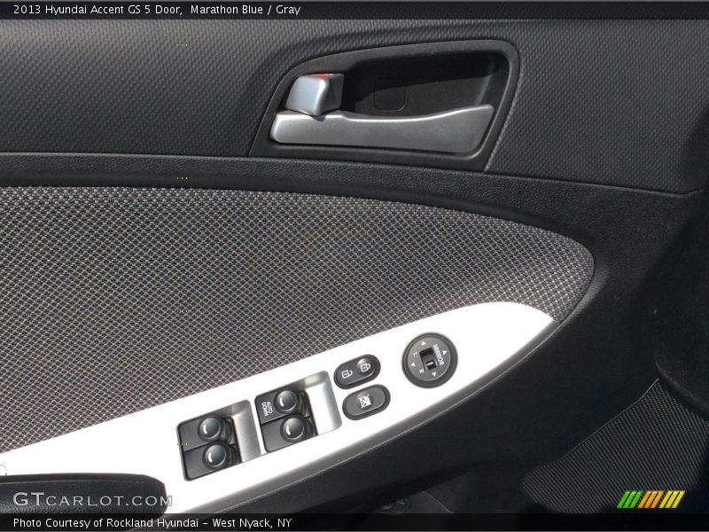 Marathon Blue / Gray 2013 Hyundai Accent GS 5 Door