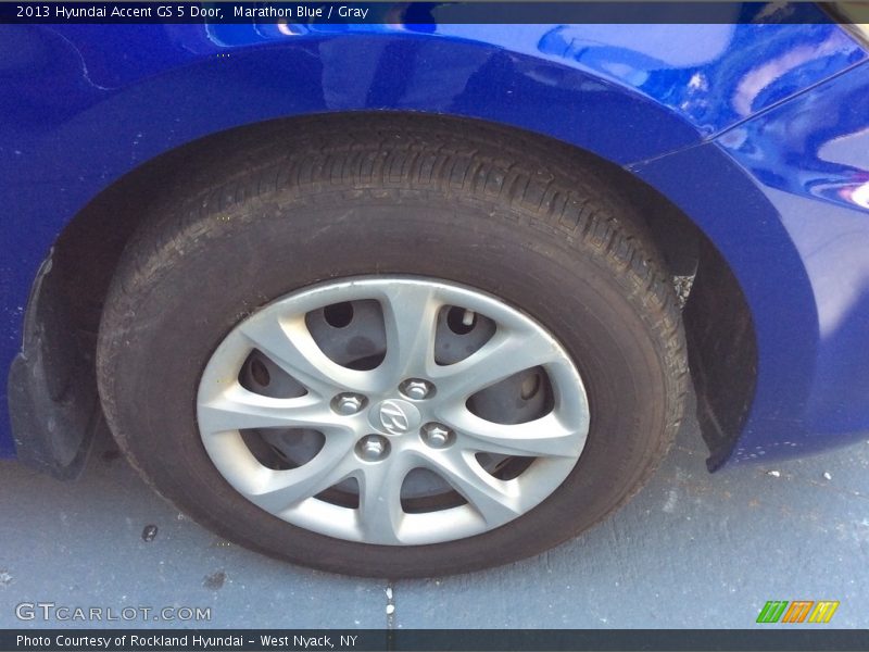 Marathon Blue / Gray 2013 Hyundai Accent GS 5 Door