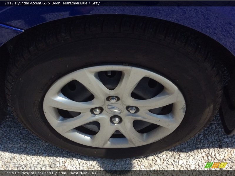 Marathon Blue / Gray 2013 Hyundai Accent GS 5 Door