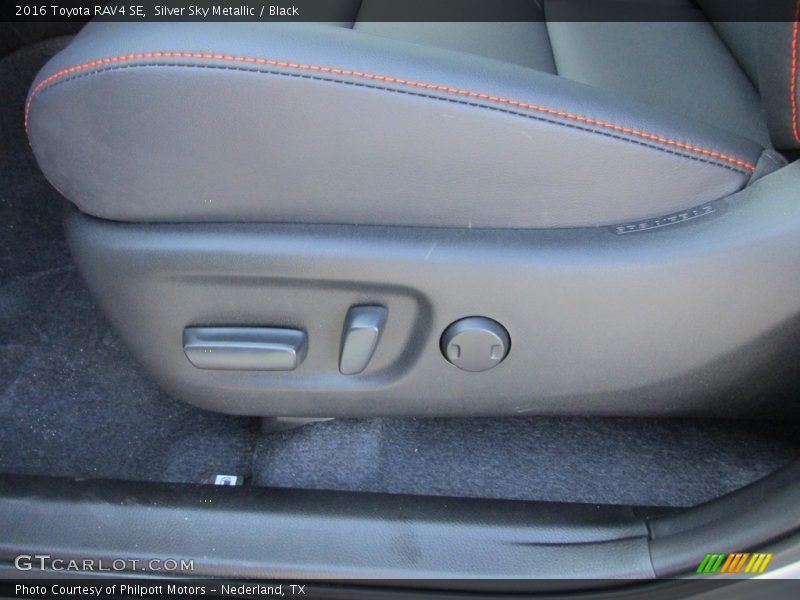 Silver Sky Metallic / Black 2016 Toyota RAV4 SE
