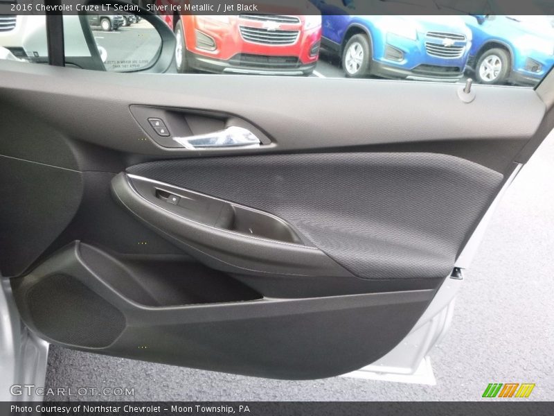 Silver Ice Metallic / Jet Black 2016 Chevrolet Cruze LT Sedan