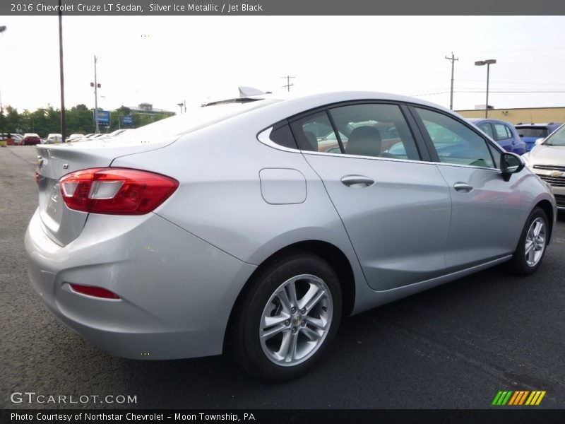 Silver Ice Metallic / Jet Black 2016 Chevrolet Cruze LT Sedan