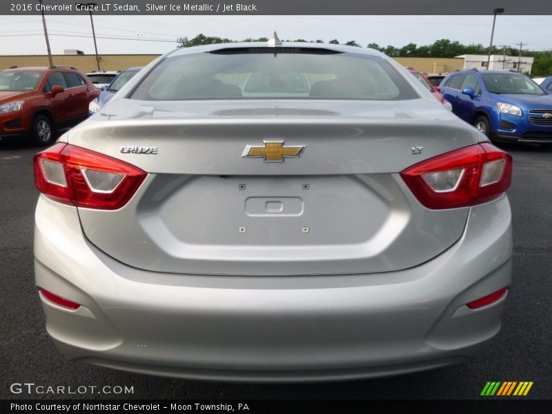 Silver Ice Metallic / Jet Black 2016 Chevrolet Cruze LT Sedan