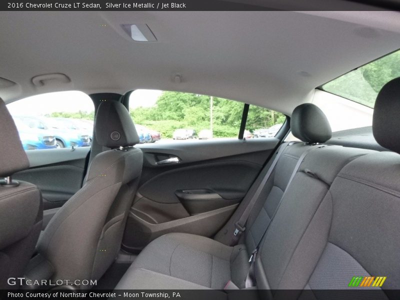 Silver Ice Metallic / Jet Black 2016 Chevrolet Cruze LT Sedan