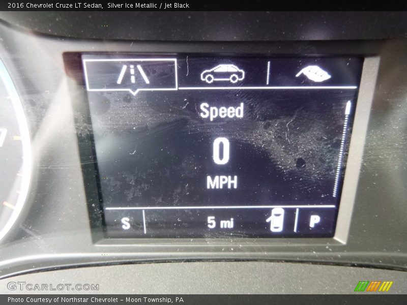 Silver Ice Metallic / Jet Black 2016 Chevrolet Cruze LT Sedan