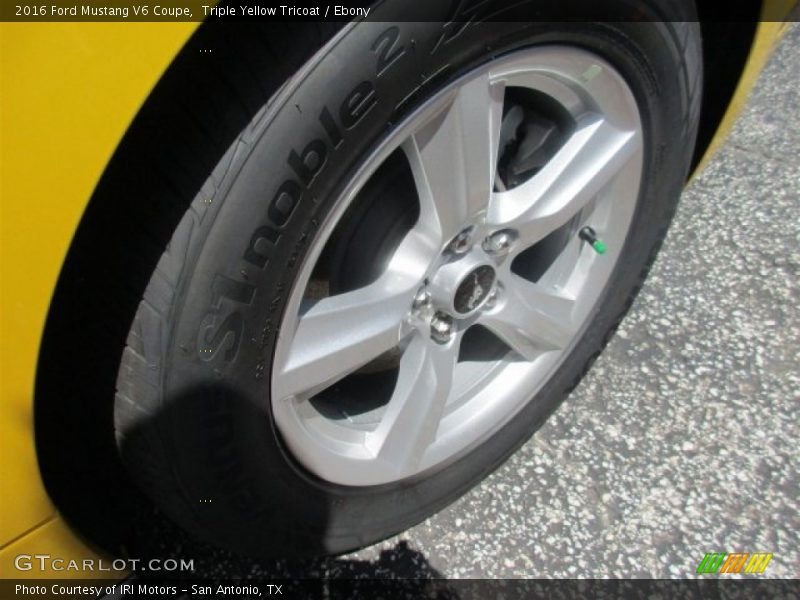Triple Yellow Tricoat / Ebony 2016 Ford Mustang V6 Coupe
