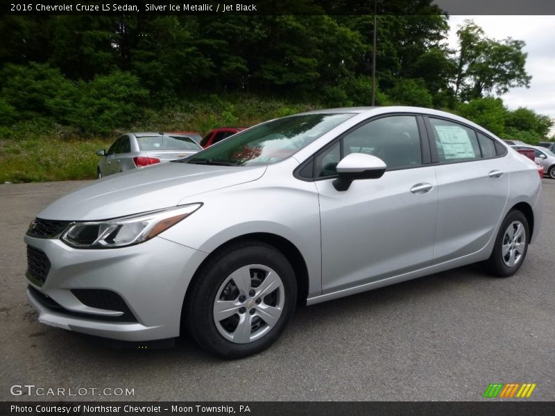 Front 3/4 View of 2016 Cruze LS Sedan